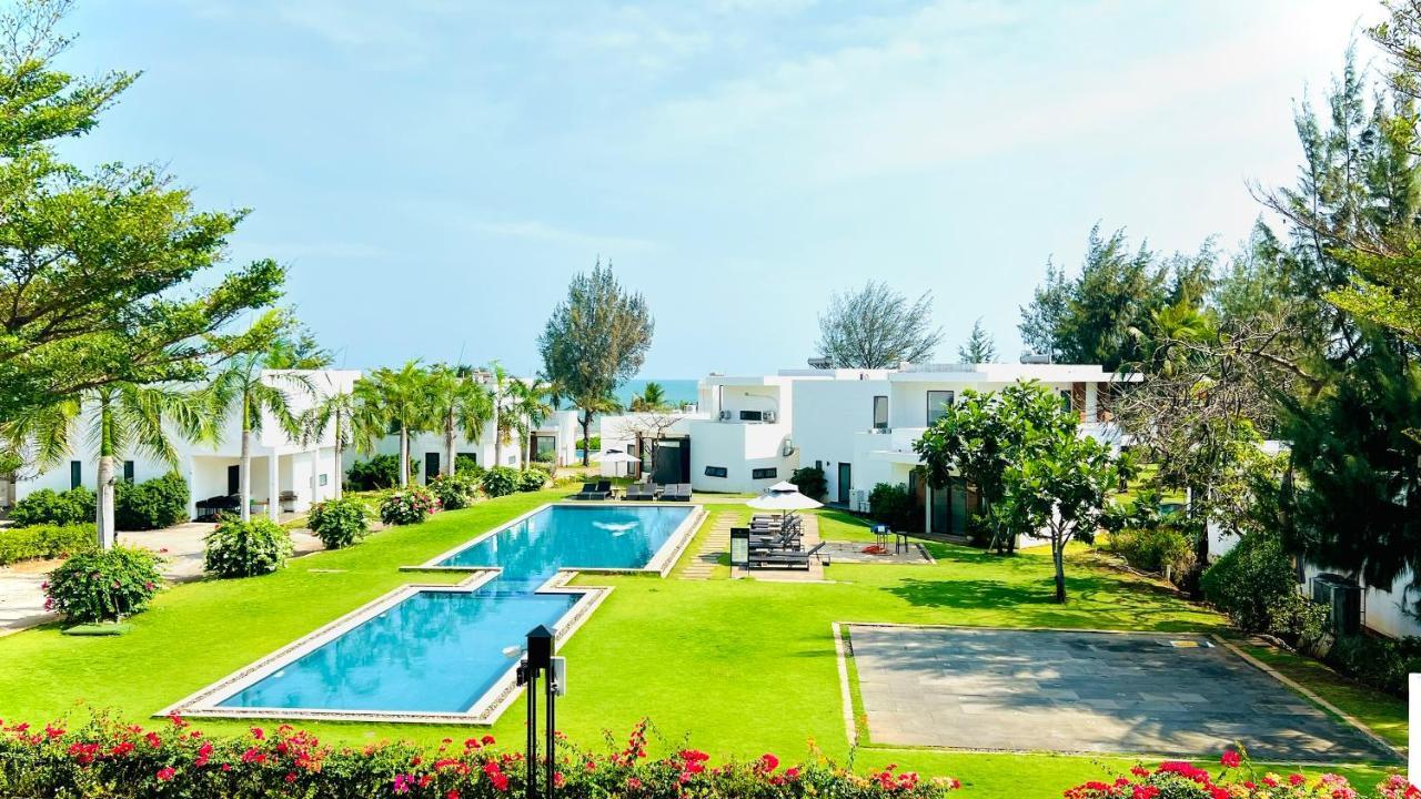 Biet Thu Mat Tien Bien Saint Simeon Resort ブンタオ エクステリア 写真
